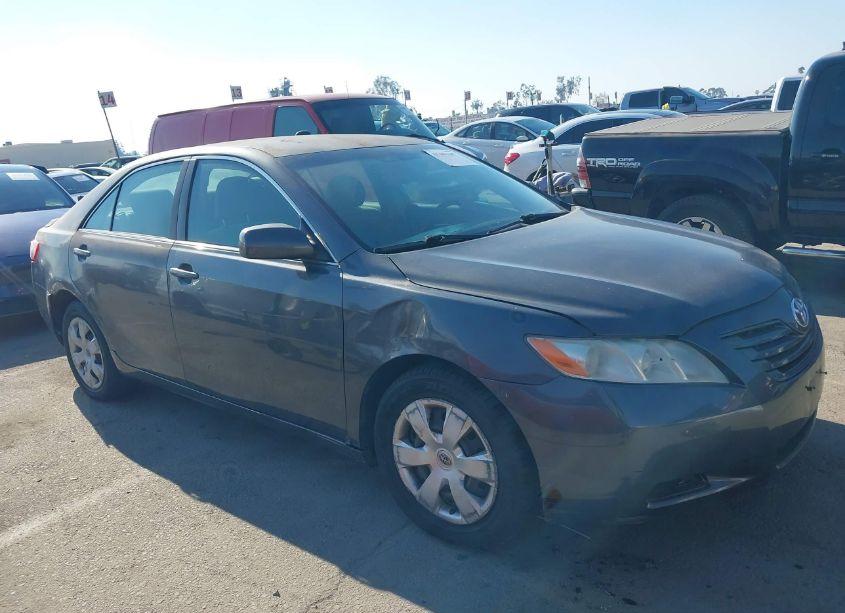 2007 Toyota Camry LE (VIN 4T1BE46K47U101907) main photo