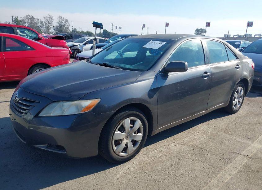 Photo 2 of 2007 Toyota Camry LE (VIN 4T1BE46K47U101907)