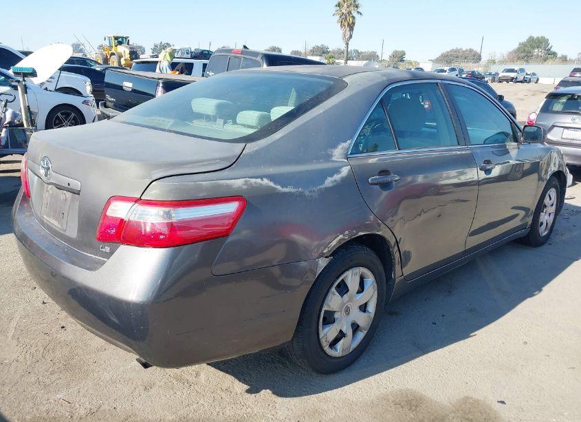 Photo 4 of 2007 Toyota Camry LE (VIN 4T1BE46K47U101907)