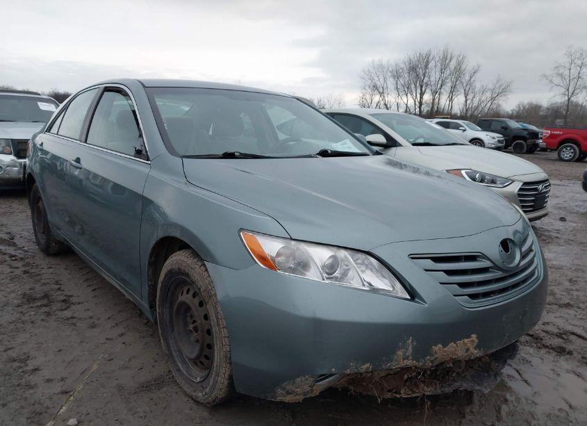 2007 Toyota Camry LE (VIN 4T1BE46K47U509498) main photo