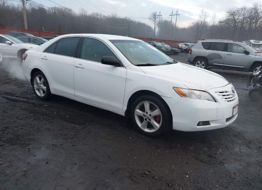 2007 Toyota Camry LE (VIN 4T1BE46K47U549368) main photo