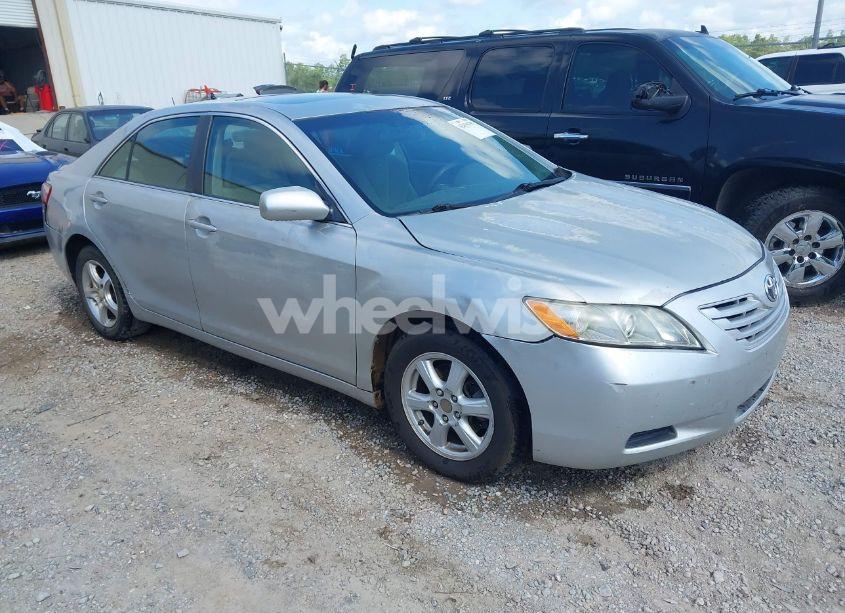 2007 Toyota Camry LE (VIN 4T1BE46K47U586629) main photo