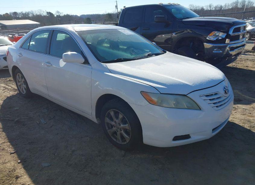 2007 Toyota Camry LE (VIN 4T1BE46K47U603915) main photo