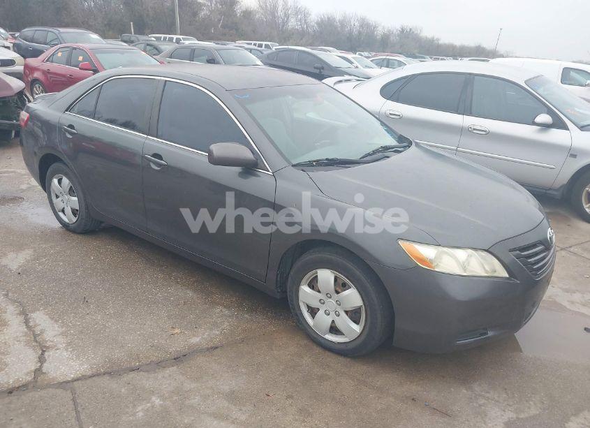 2007 Toyota Camry LE (VIN 4T1BE46K47U635800) main photo