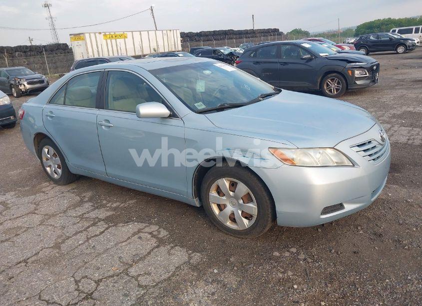 2007 Toyota Camry LE (VIN 4T1BE46K47U700483) main photo