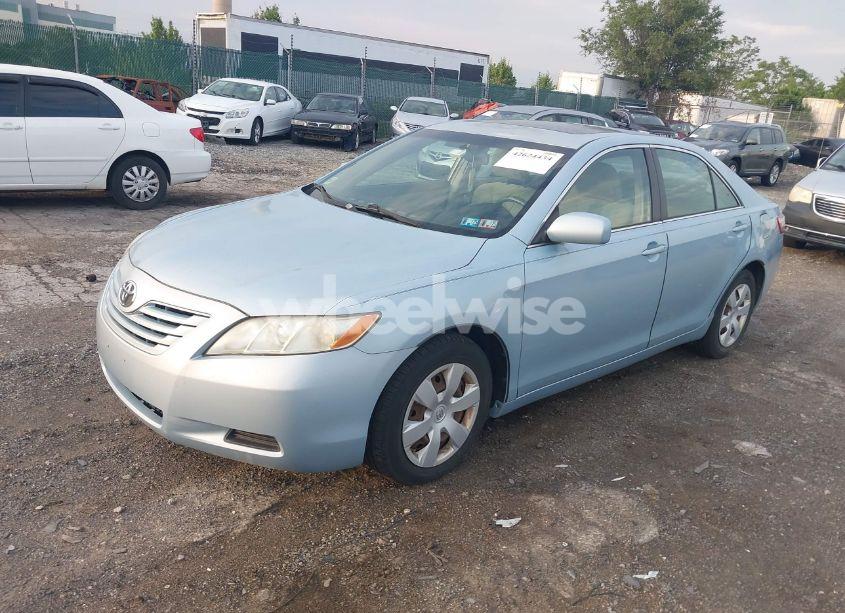 Photo 2 of 2007 Toyota Camry LE (VIN 4T1BE46K47U700483)