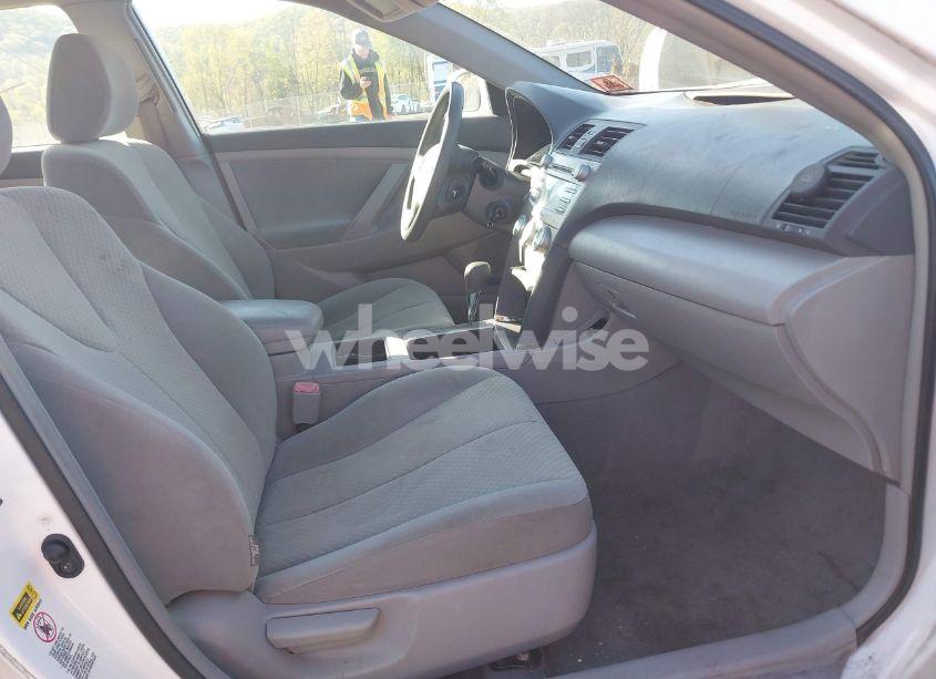 Photo 5 of 2009 Toyota Camry LE (VIN 4T1BE46K49U813806)