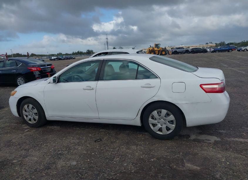 Photo 14 of 2009 Toyota Camry LE (VIN 4T1BE46K49U838012)