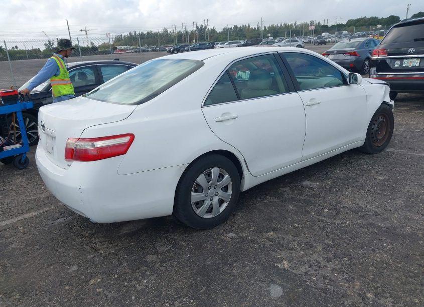 Photo 4 of 2009 Toyota Camry LE (VIN 4T1BE46K49U838012)