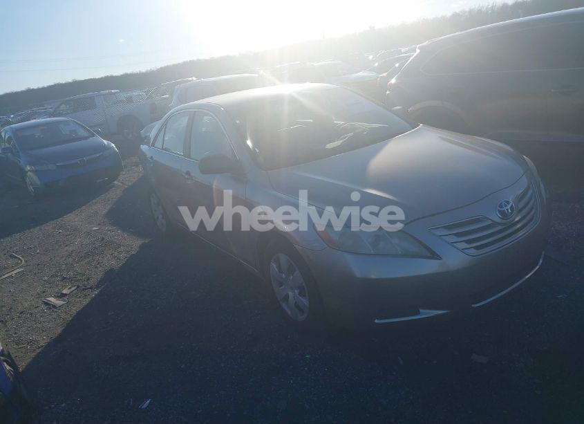 2007 Toyota Camry LE (VIN 4T1BE46K57U017613) main photo