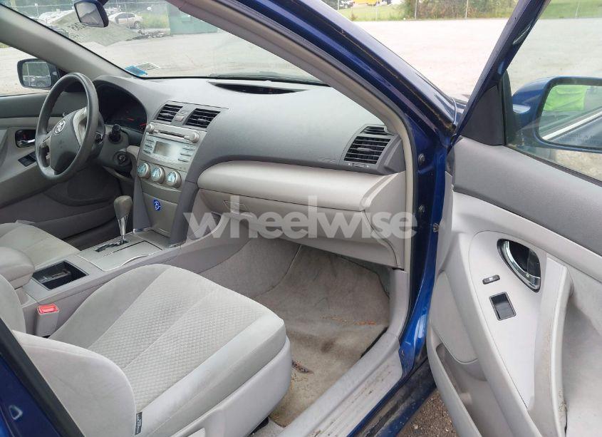 Photo 5 of 2007 Toyota Camry CE/LE/XLE/SE (VIN 4T1BE46K57U037702)