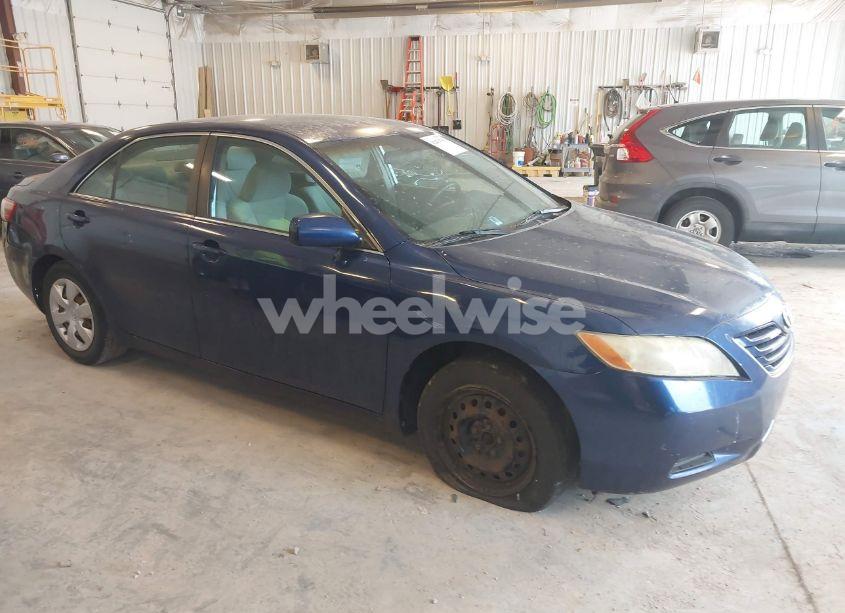 2007 Toyota Camry LE (VIN 4T1BE46K57U076757) main photo