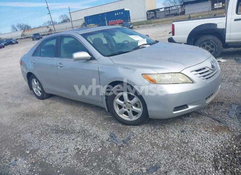 2007 Toyota Camry LE (VIN 4T1BE46K57U120420) main photo