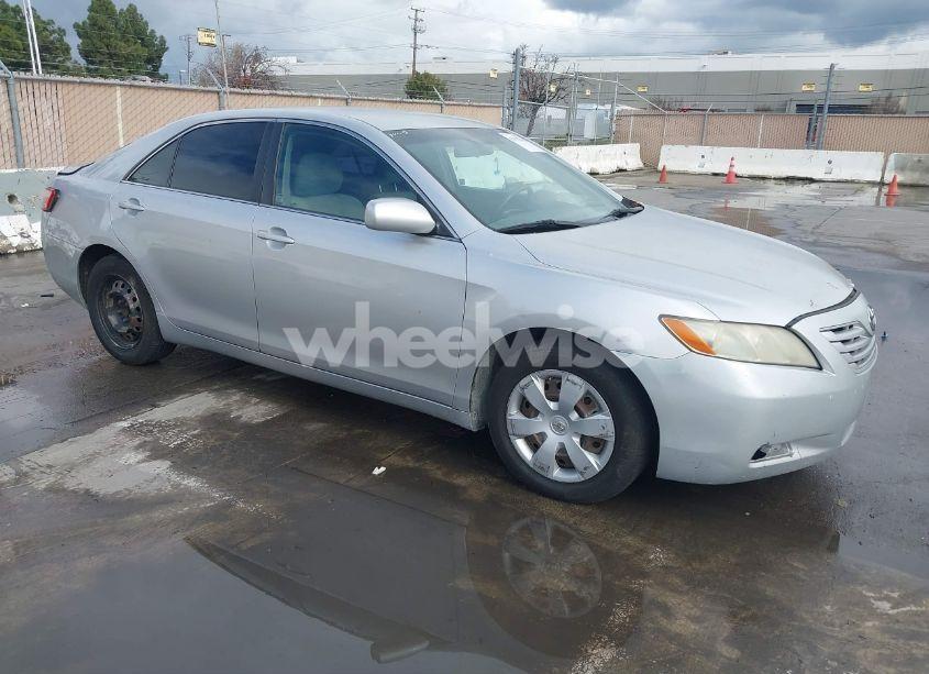 2007 Toyota Camry LE (VIN 4T1BE46K57U149822) main photo