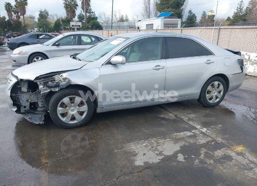 Photo 2 of 2007 Toyota Camry LE (VIN 4T1BE46K57U149822)