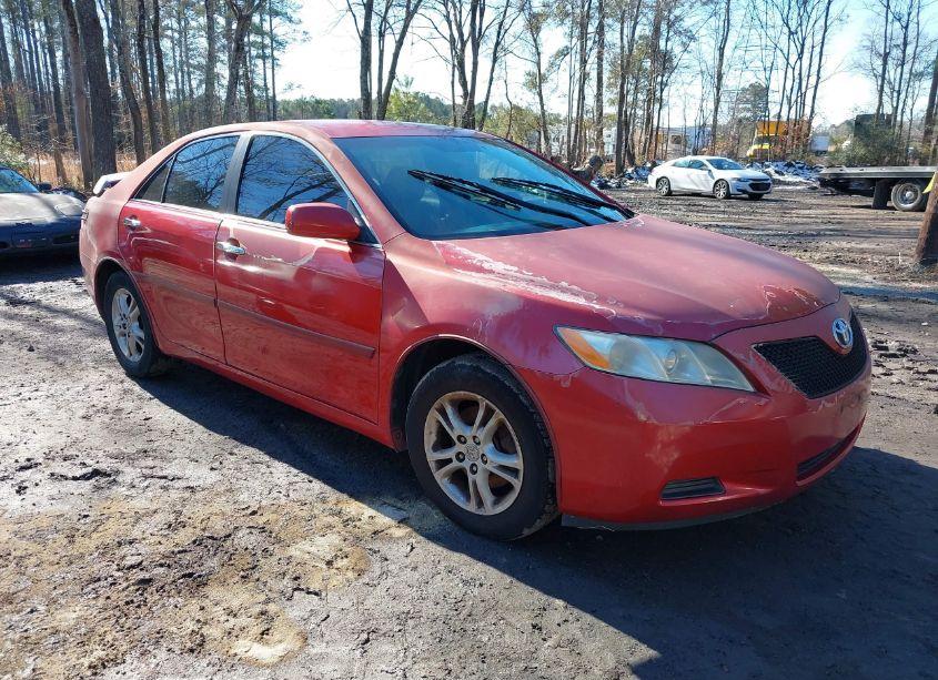 2007 Toyota Camry LE (VIN 4T1BE46K57U152316) main photo