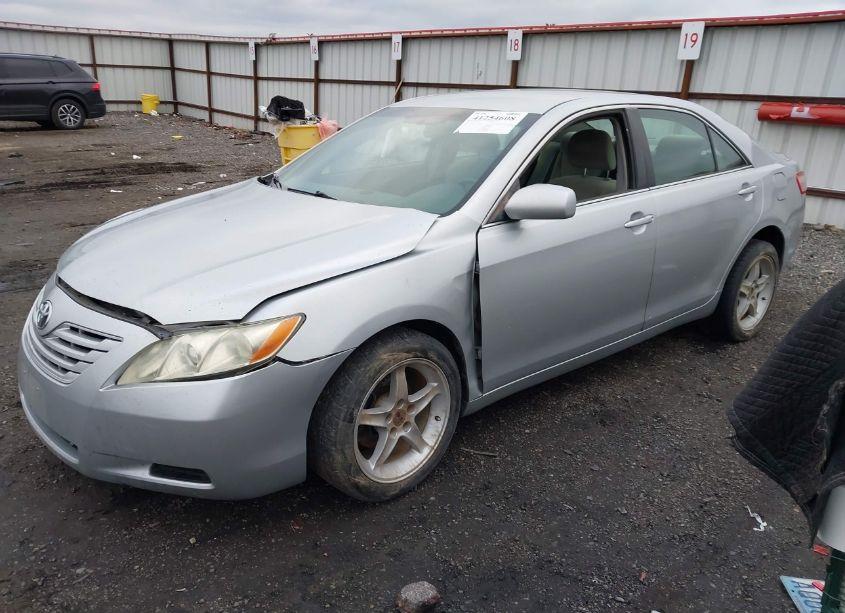 Photo 2 of 2007 Toyota Camry LE (VIN 4T1BE46K57U177233)