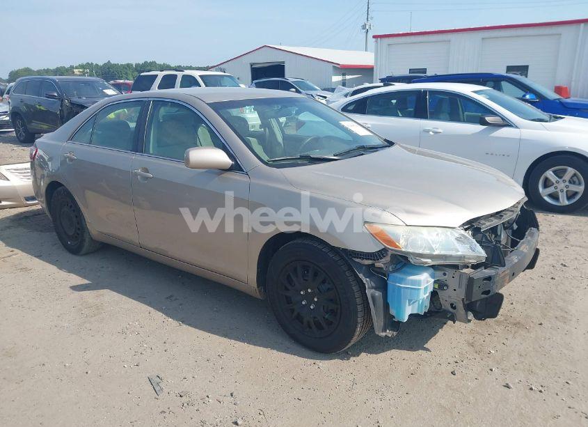 2007 Toyota Camry LE (VIN 4T1BE46K57U543885) main photo