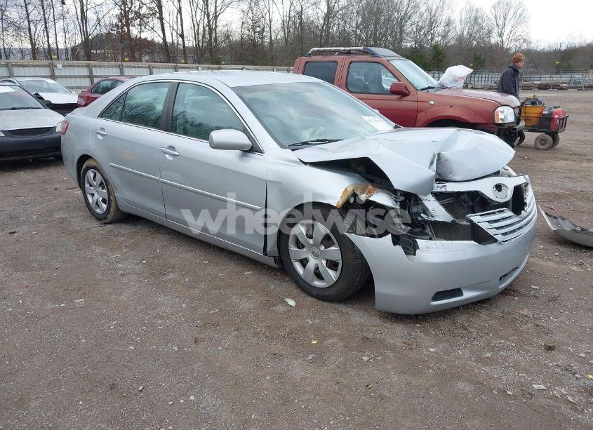 2007 Toyota Camry LE (VIN 4T1BE46K57U617077) main photo