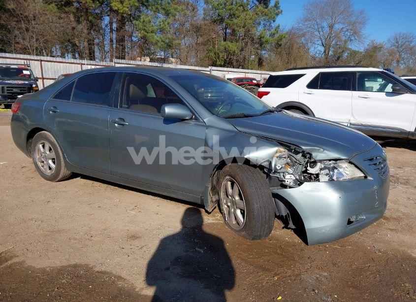 2007 Toyota Camry LE (VIN 4T1BE46K57U617824) main photo