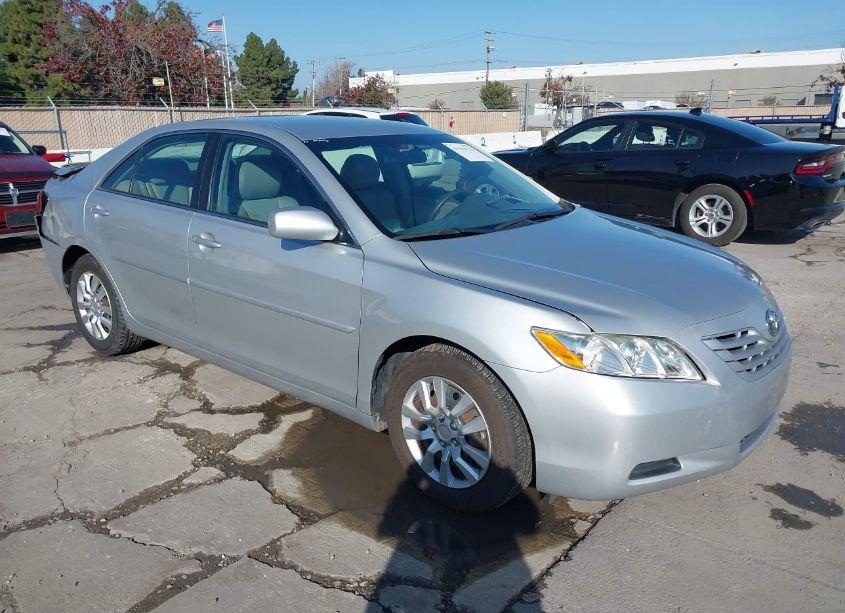 2007 Toyota Camry LE (VIN 4T1BE46K57U625261) main photo