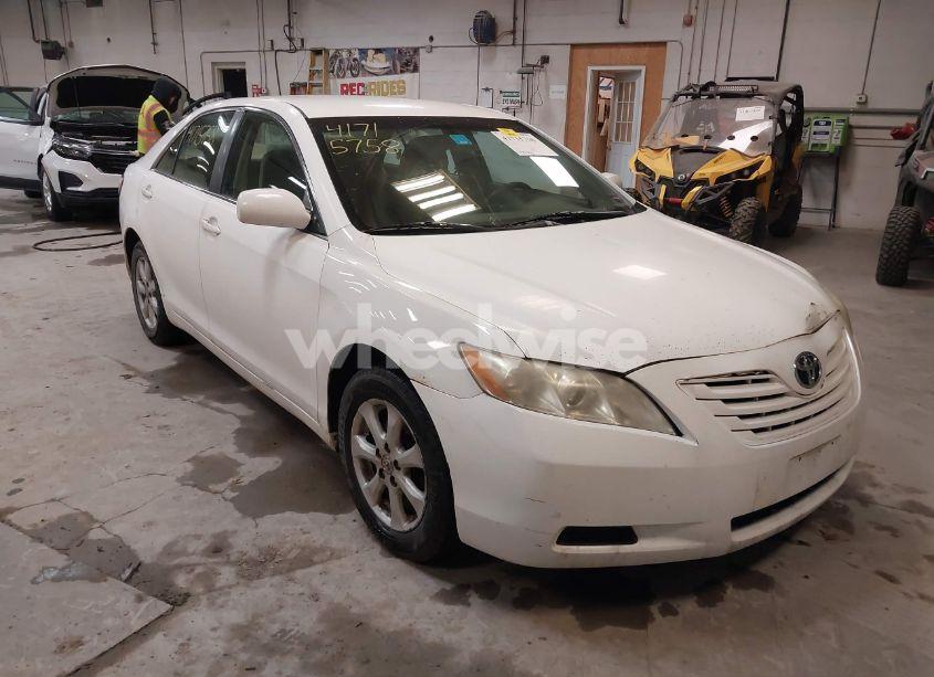 2007 Toyota Camry LE (VIN 4T1BE46K57U627818) main photo
