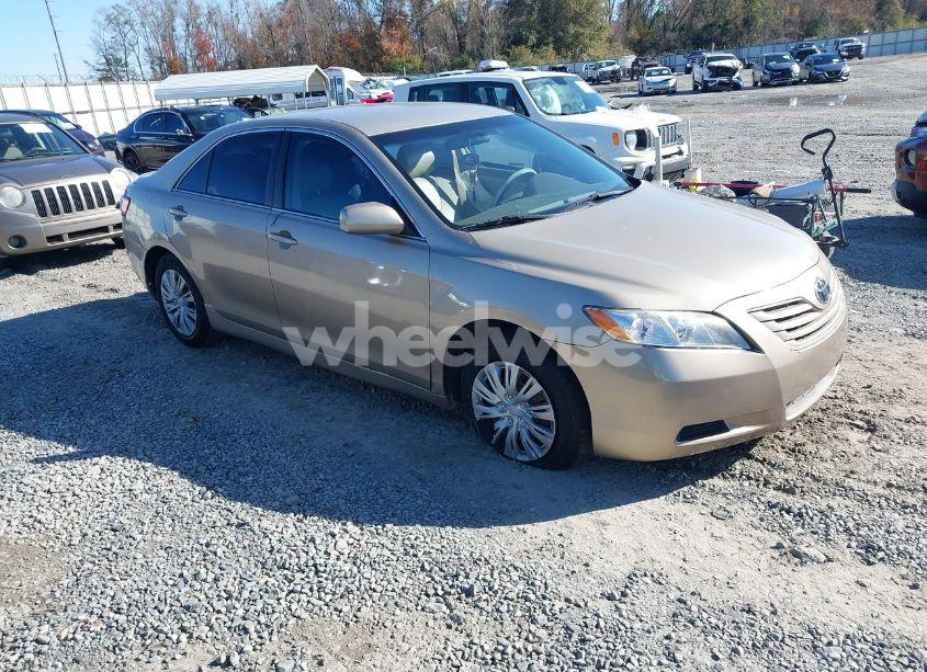 2007 Toyota Camry LE (VIN 4T1BE46K57U646918) main photo