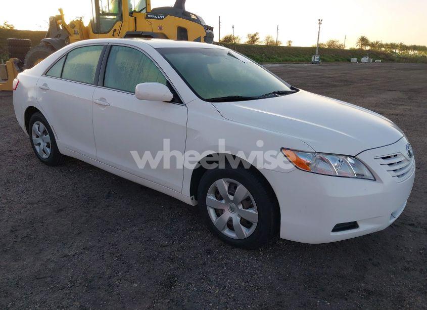 2007 Toyota Camry LE (VIN 4T1BE46K57U652511) main photo