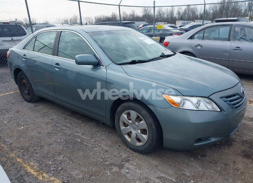2007 Toyota Camry LE (VIN 4T1BE46K57U665792) main photo