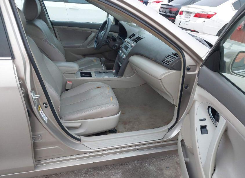 Photo 5 of 2009 Toyota Camry LE (VIN 4T1BE46K59U819162)