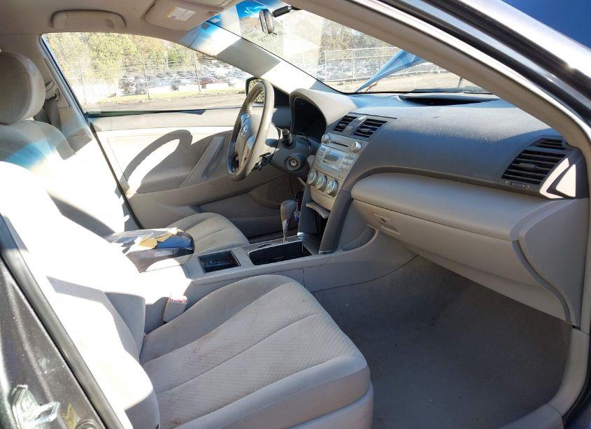 Photo 5 of 2009 Toyota Camry LE (VIN 4T1BE46K59U865932)