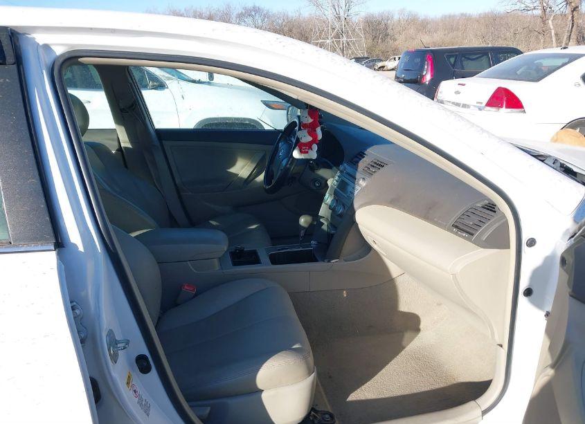 Photo 5 of 2009 Toyota Camry LE (VIN 4T1BE46K59U919990)