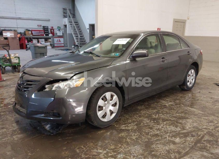 Photo 2 of 2007 Toyota Camry LE (VIN 4T1BE46K67U016034)