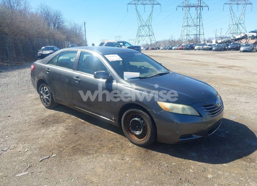 2007 Toyota Camry LE (VIN 4T1BE46K67U033349) main photo