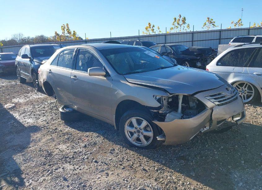 2007 Toyota Camry LE (VIN 4T1BE46K67U129921) main photo
