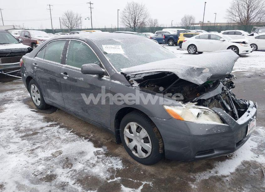2007 Toyota Camry LE (VIN 4T1BE46K67U189990) main photo