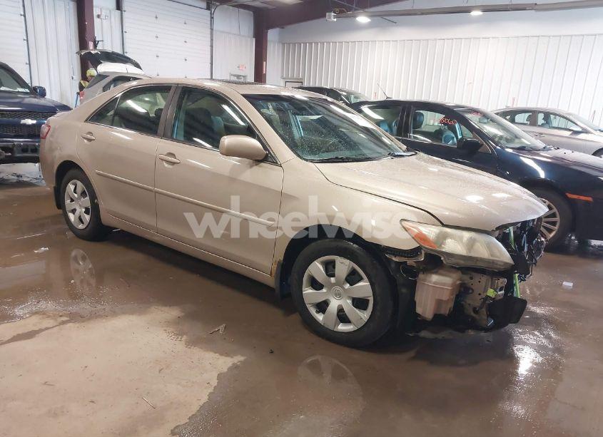 2007 Toyota Camry LE (VIN 4T1BE46K67U574224) main photo