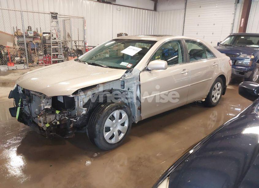 Photo 2 of 2007 Toyota Camry LE (VIN 4T1BE46K67U574224)