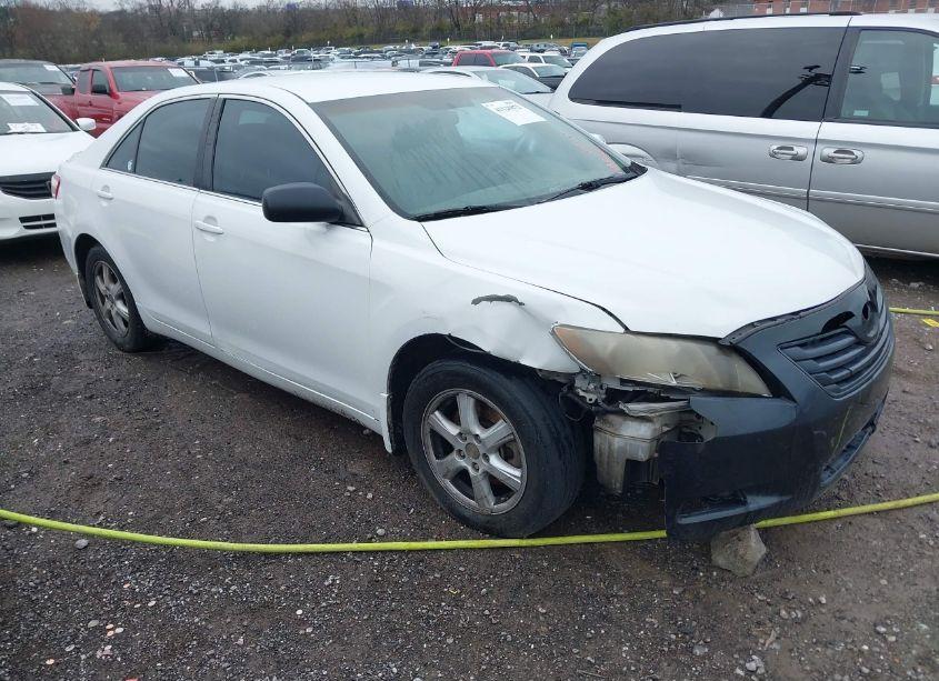 2007 Toyota Camry LE (VIN 4T1BE46K67U605083) main photo