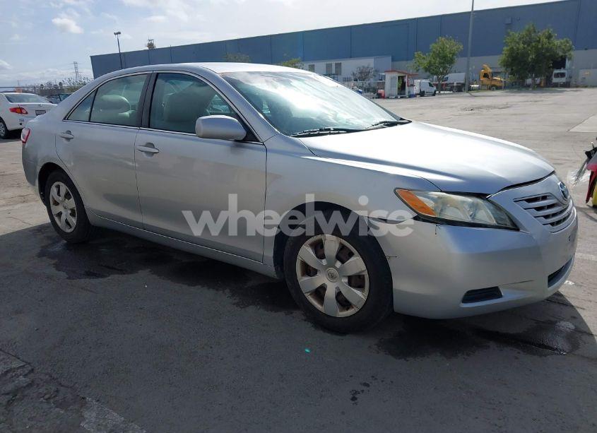 2007 Toyota Camry LE (VIN 4T1BE46K67U664411) main photo