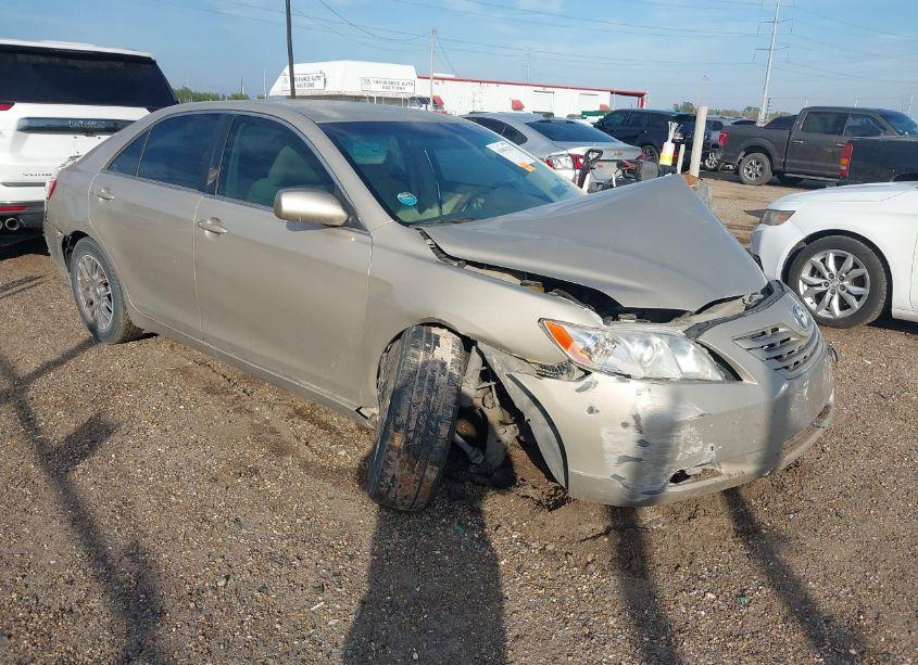 2007 Toyota Camry LE (VIN 4T1BE46K67U687963) main photo