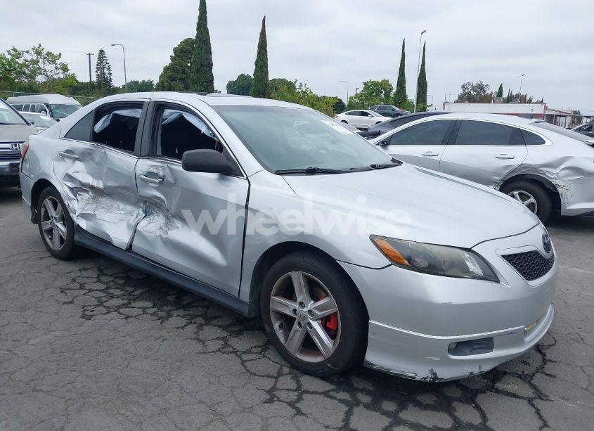 2007 Toyota Camry SE (VIN 4T1BE46K67U704972) main photo
