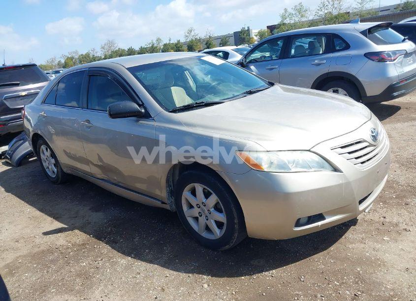 2007 Toyota Camry LE (VIN 4T1BE46K67U707841) main photo