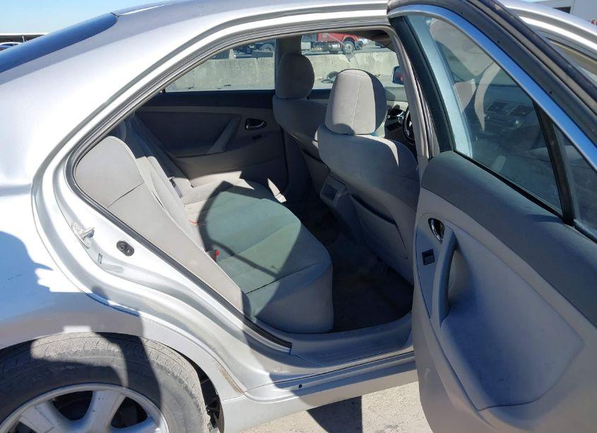 Photo 8 of 2009 Toyota Camry LE (VIN 4T1BE46K69U273150)