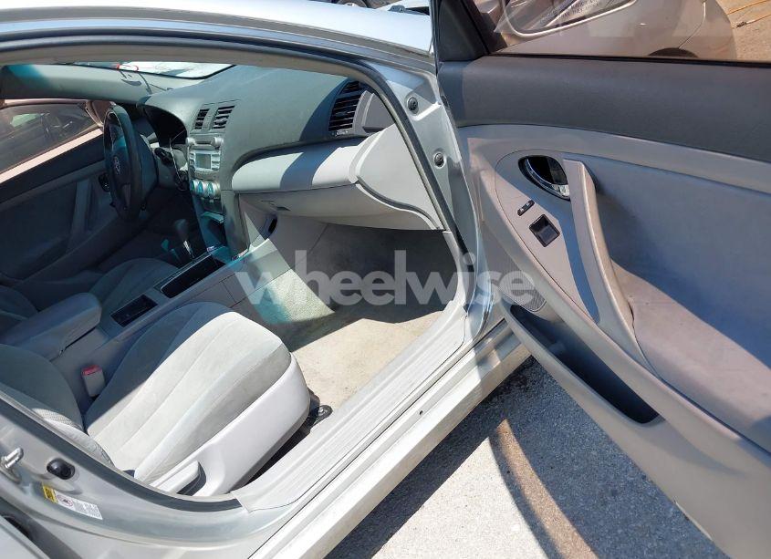 Photo 5 of 2009 Toyota Camry LE (VIN 4T1BE46K69U326865)