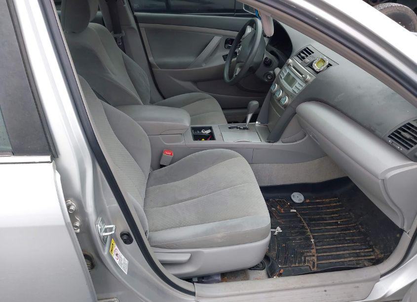 Photo 5 of 2009 Toyota Camry LE (VIN 4T1BE46K69U345223)