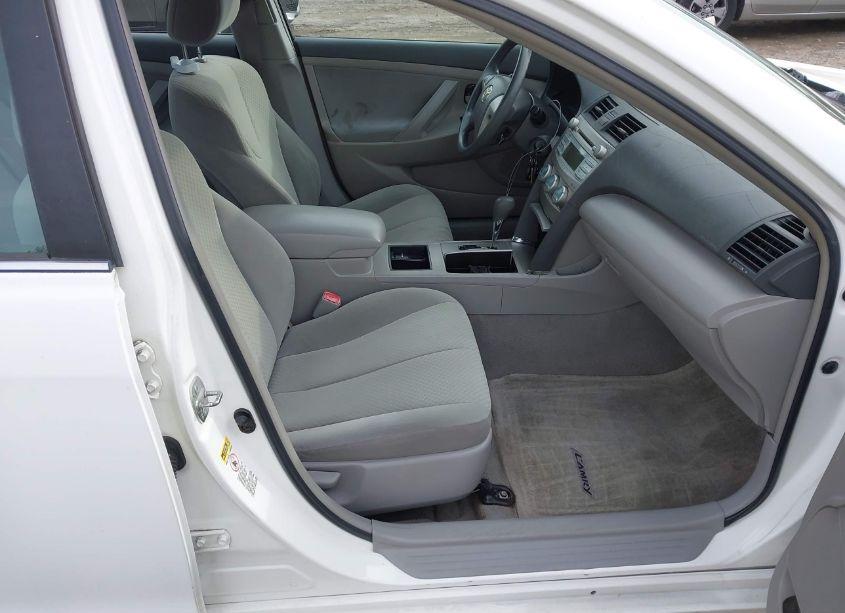 Photo 5 of 2009 Toyota Camry (VIN 4T1BE46K69U814052)