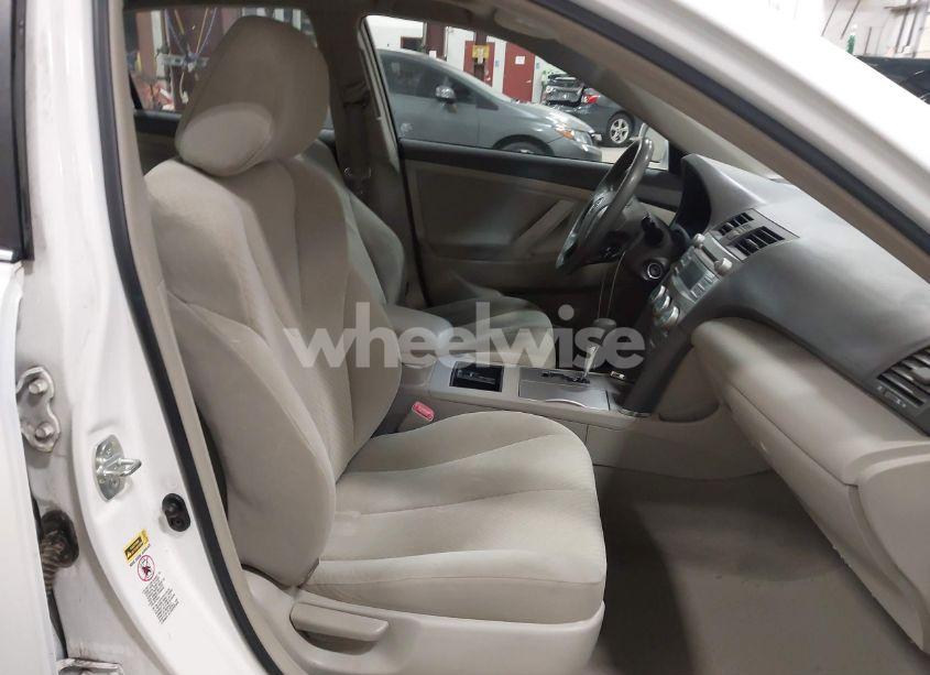 Photo 5 of 2009 Toyota Camry LE (VIN 4T1BE46K69U818358)