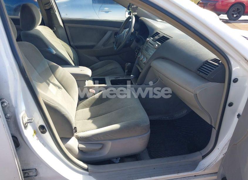 Photo 5 of 2009 Toyota Camry LE (VIN 4T1BE46K69U830462)