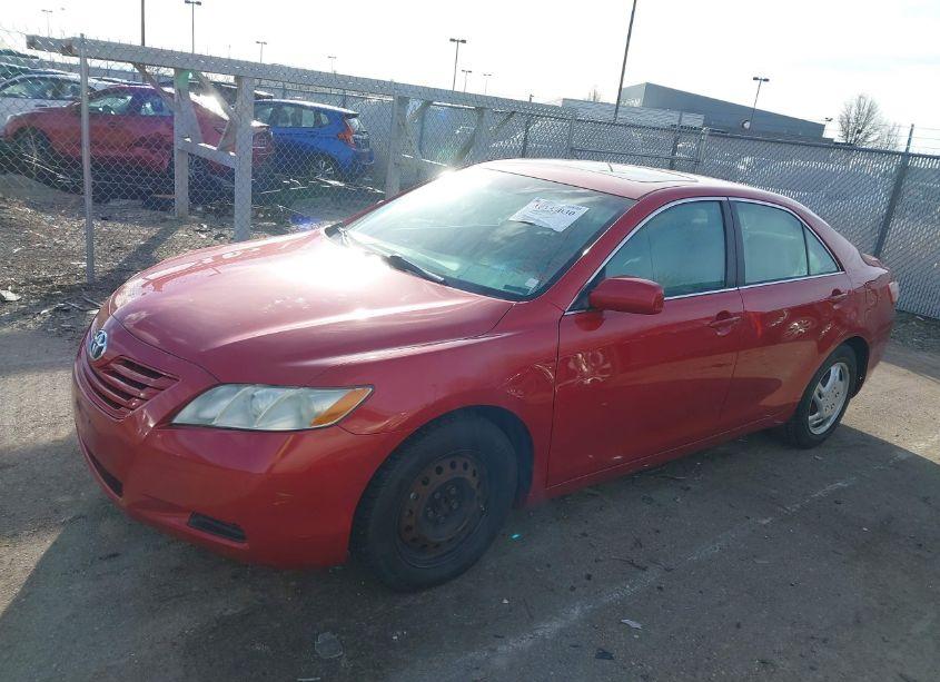 Photo 2 of 2007 Toyota Camry LE (VIN 4T1BE46K77U039631)